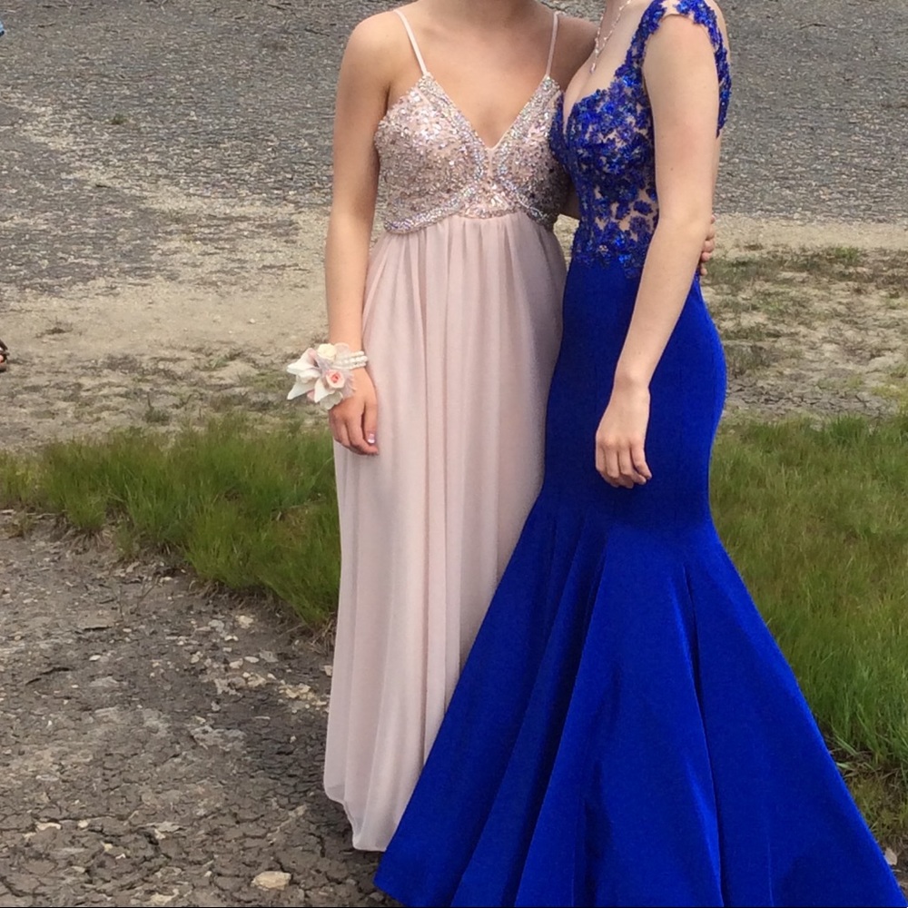 Prom dress!! - Picture 5 of 6